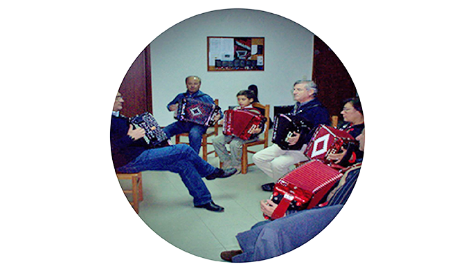 escola concertinas danças e cantares perre